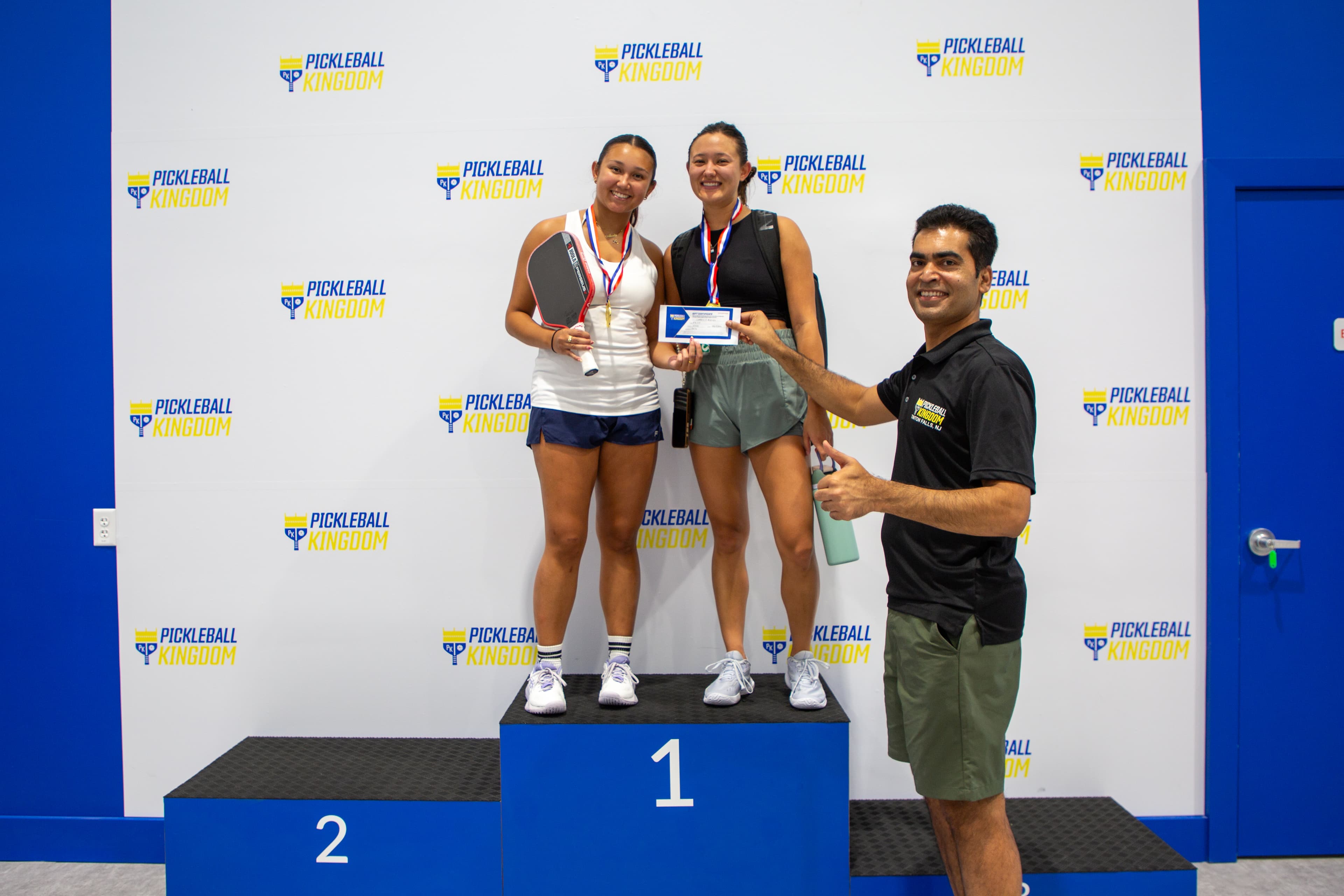 Women's Champions Lauren Gnapp and Alexis Milak